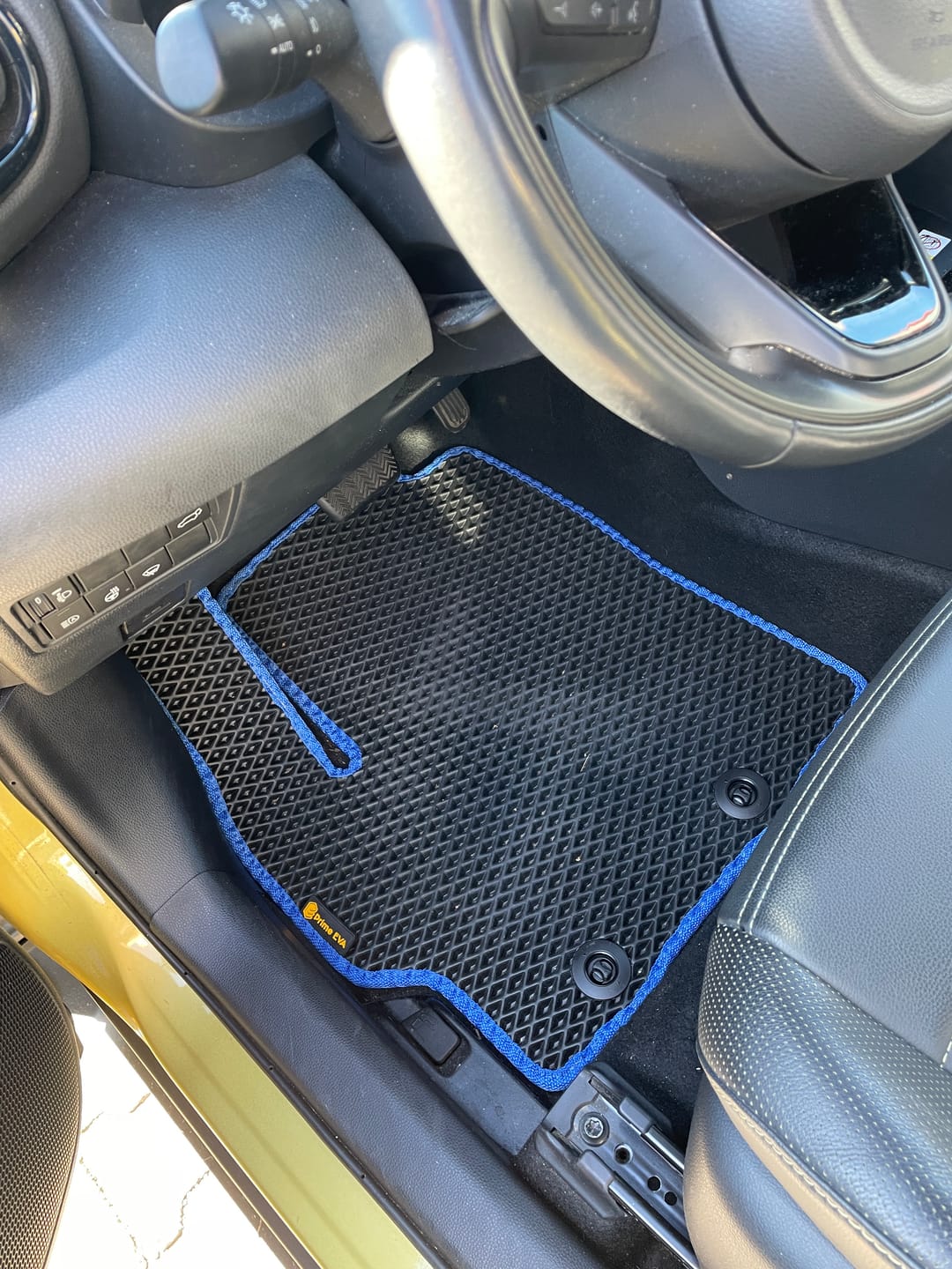 Customer photo review of Auto Fußmatten nach Maß - Vorne
