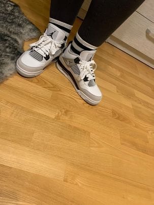 Customer photo review of Air Jordan 4 Military Black