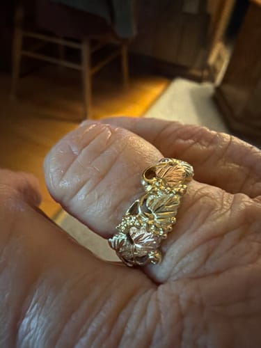 Customer photo review of Beautiful Grapes - Black Hills Gold Ladies Ring