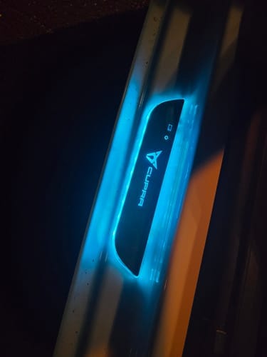 Customer photo review of 2er-Pack LED Einstiegsleisten fürs Auto
