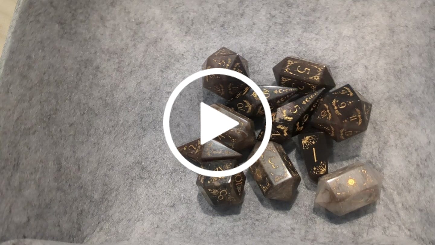 Customer video review of URWizards D&D Petrified Wood Set Crystal Shape Tarot Style