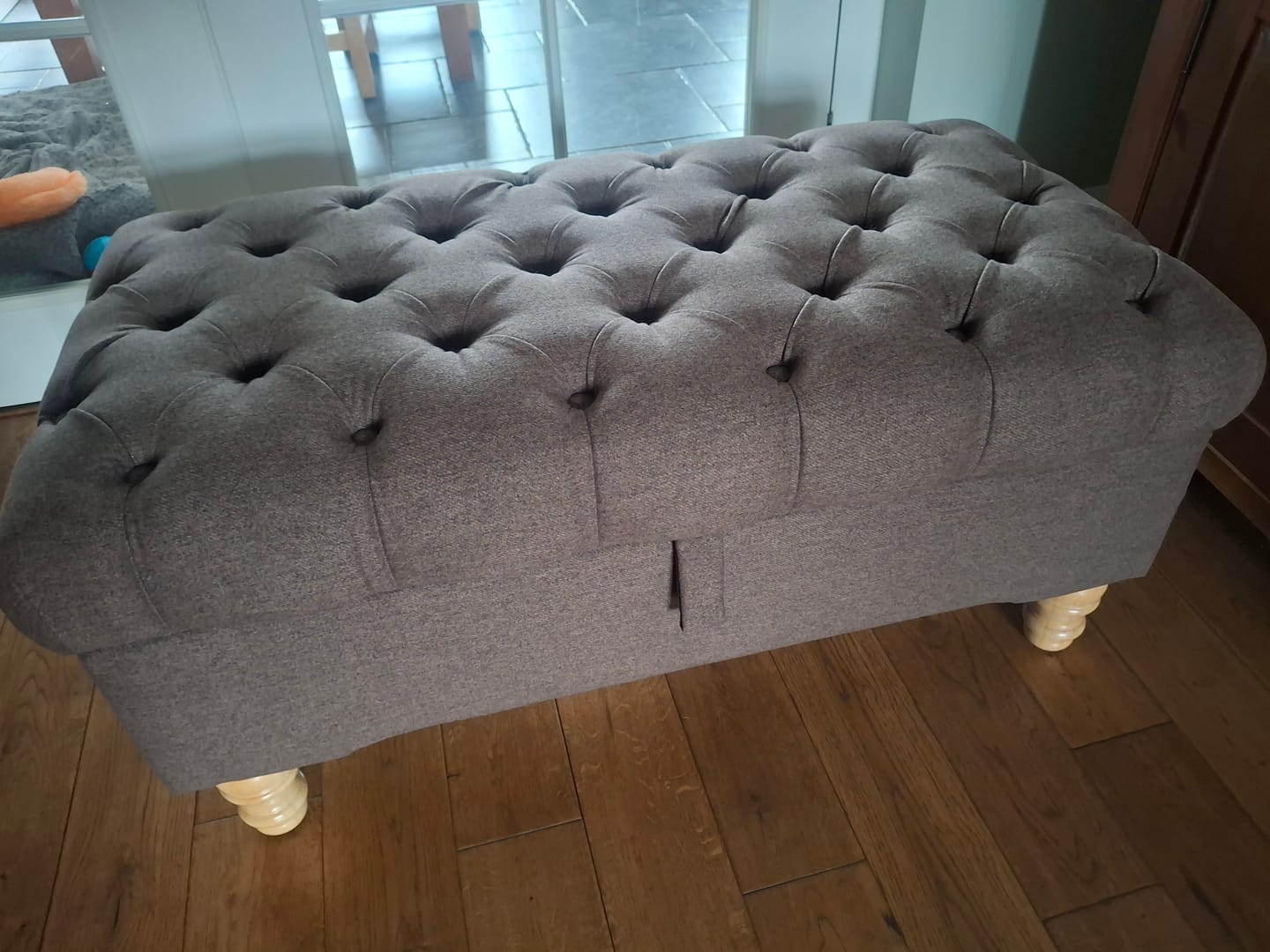 Customer photo review of Regent Artisan Storage Ottoman – Handmade Chesterfield Bench UK