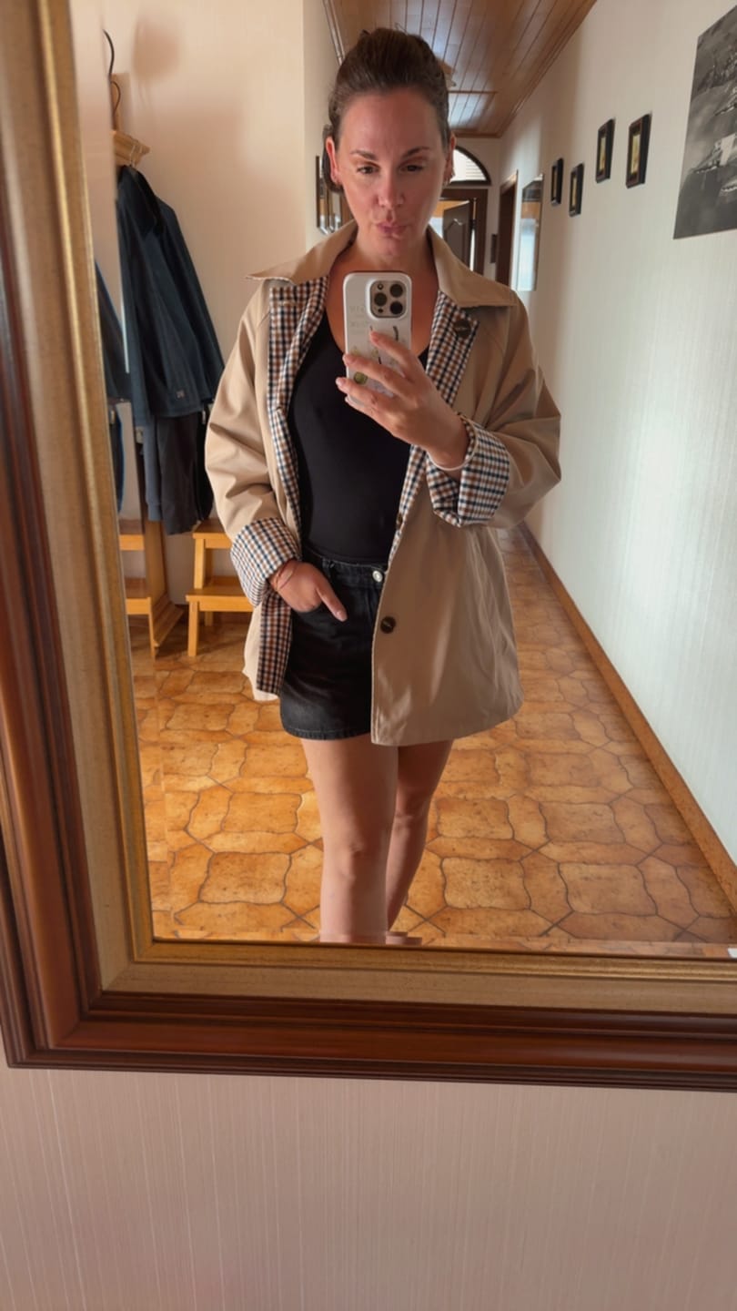 Customer photo review of Reversible Short Check Jacket / Beige
