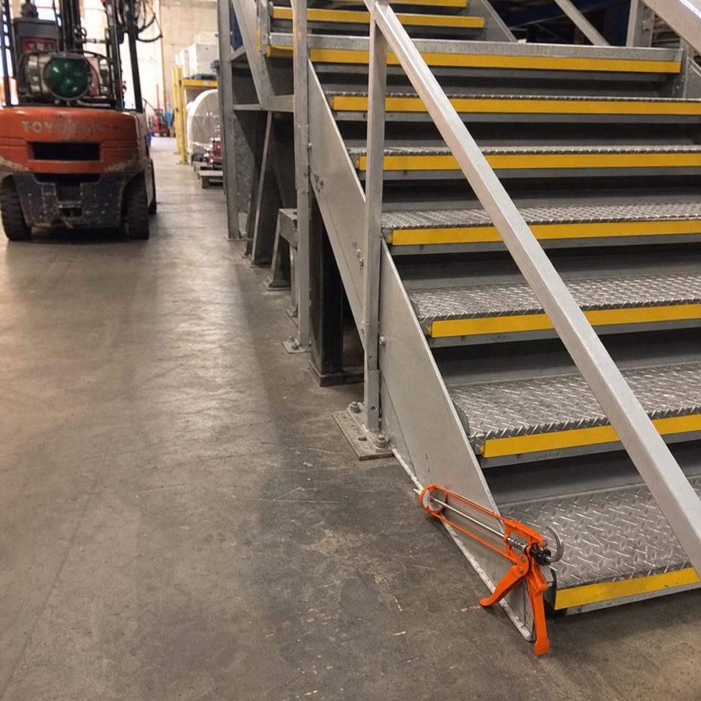 Customer photo review of Metal Skeleton Gun for Large Gap Filling Adhesive Heavy Duty