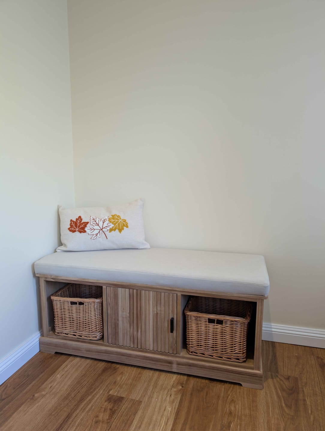 Customer photo review of CHIBA - Banc avec rangements en bois et velours beige