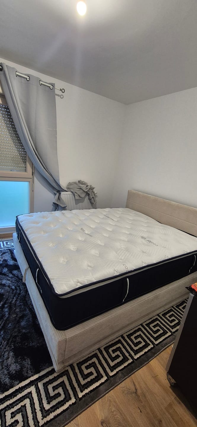 Customer photo review of Matelas avec sur-matelas intégré épaisseur 33CM - EVEREST