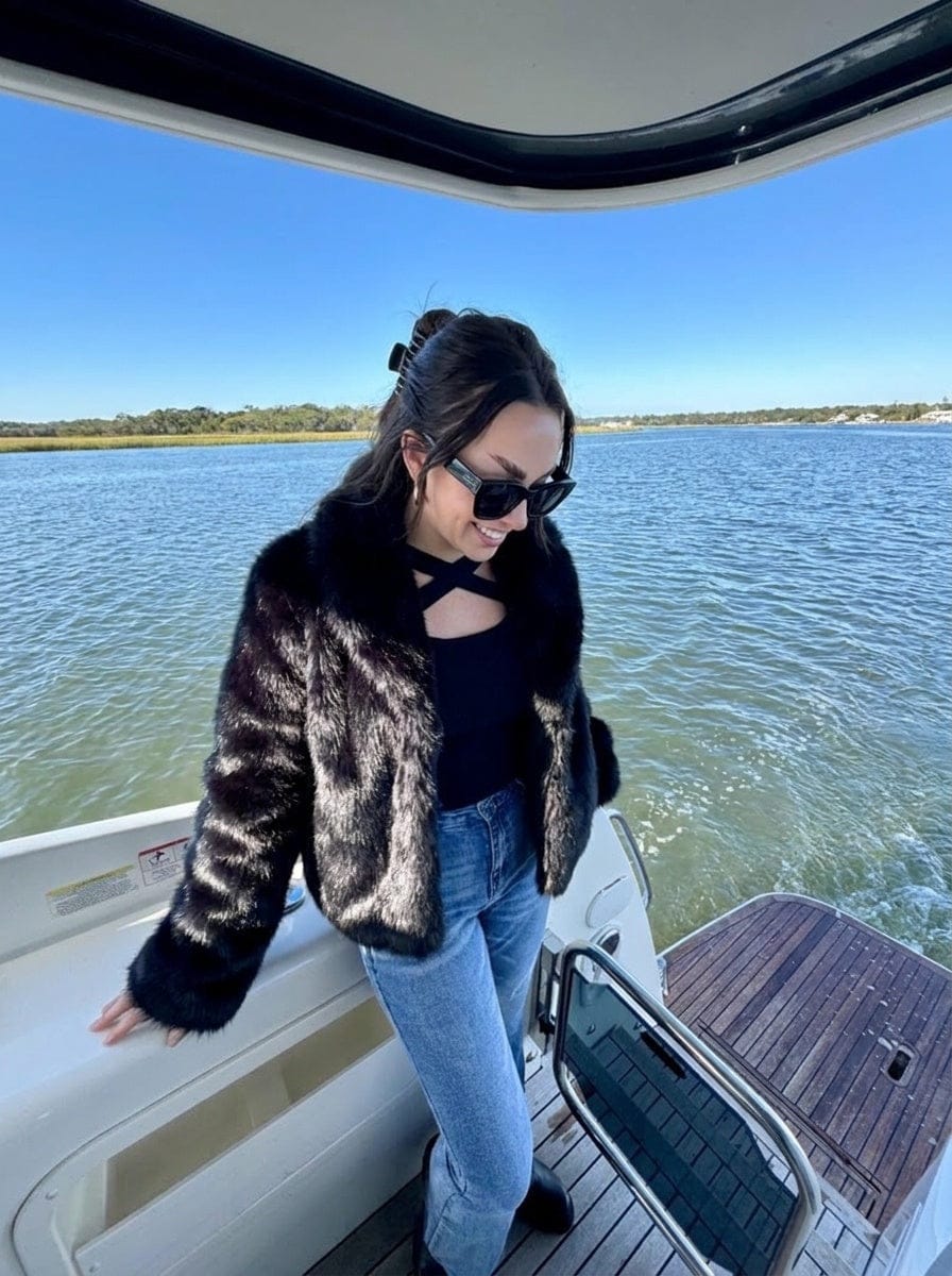 Customer photo review of Faux Fur Jacket for Women Cropped Relaxed Fit Winter Coat