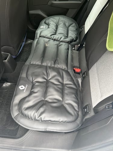 Customer photo review of Individuelles Kissen für die Rückbank des Autos
