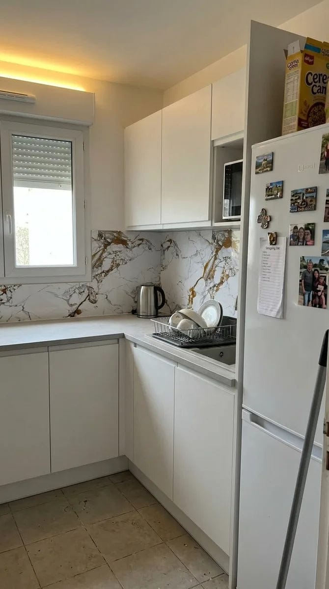 Customer photo review of Panneau PVC - Effet Marbre Blanc Doré - 250 x 120 cm – 100% Imperméable - 15 ans Garantie