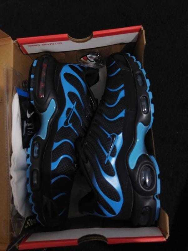Customer photo review of Air Max TN Plus "Black University Blue"