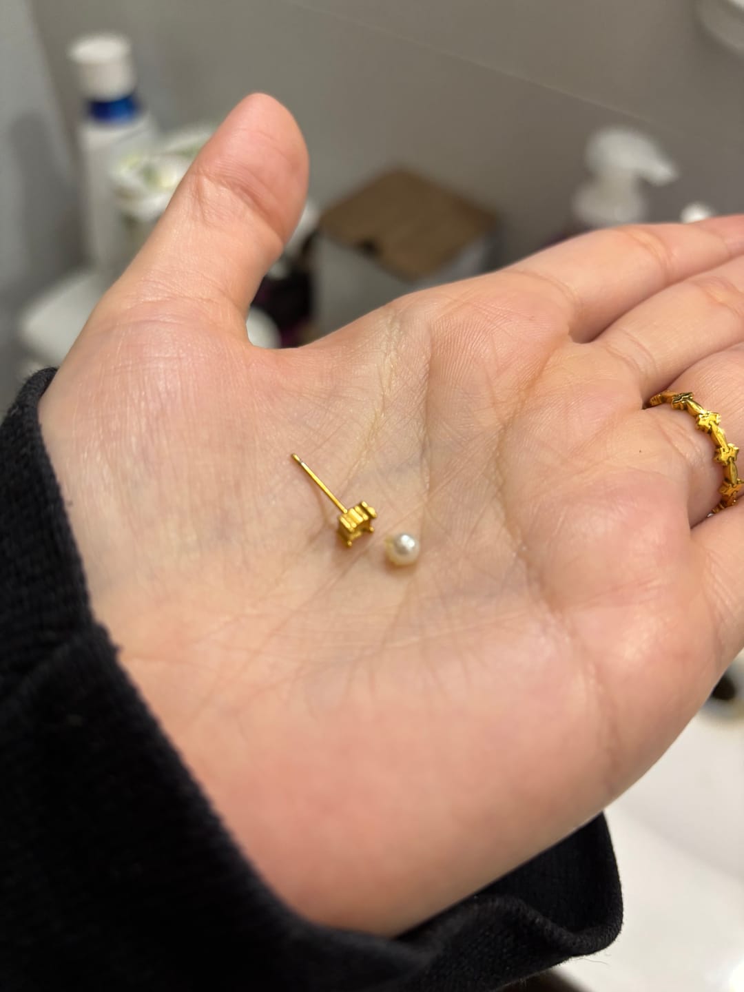 Customer photo review of Free Sofia Pearl Stud Earrings