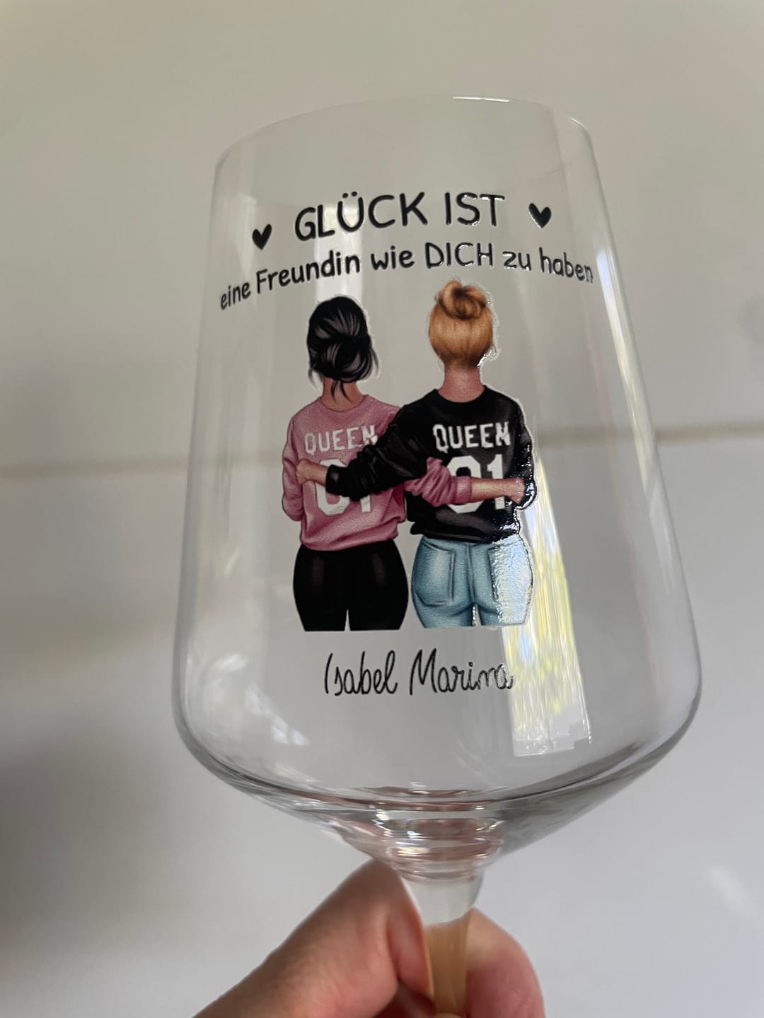 Customer photo review of Besties für immer - Personalisiertes Weinglas für Besties mit Illustration