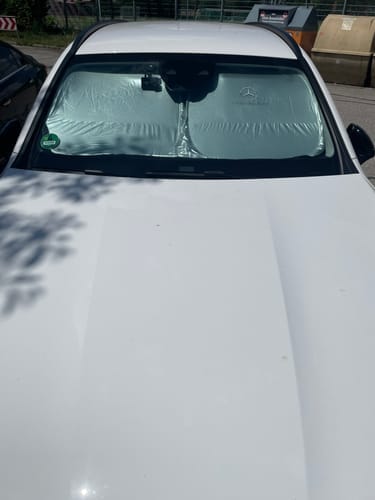 Customer photo review of Faltbare Auto-Sonnenblende mit Logo