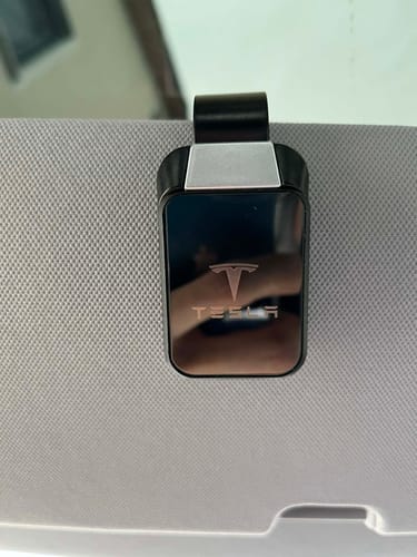 Customer photo review of Multifunktionaler Clip und Halter für Auto-Brillen