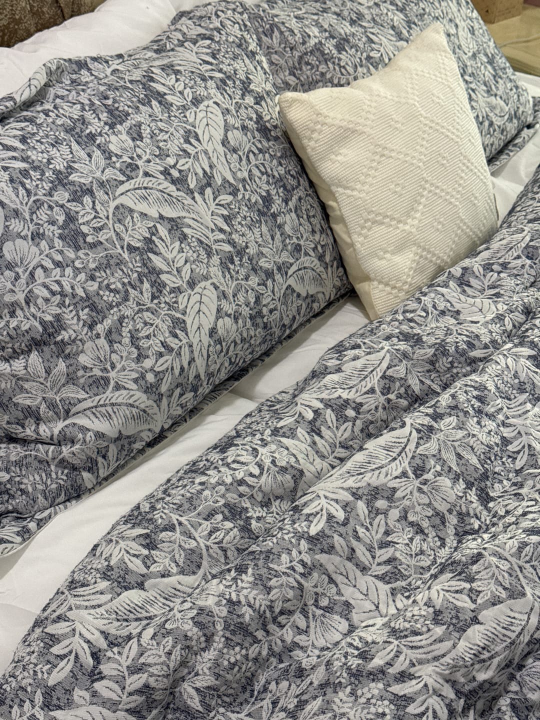 Customer photo review of Rifi Jacquard comforter 7 pcs set