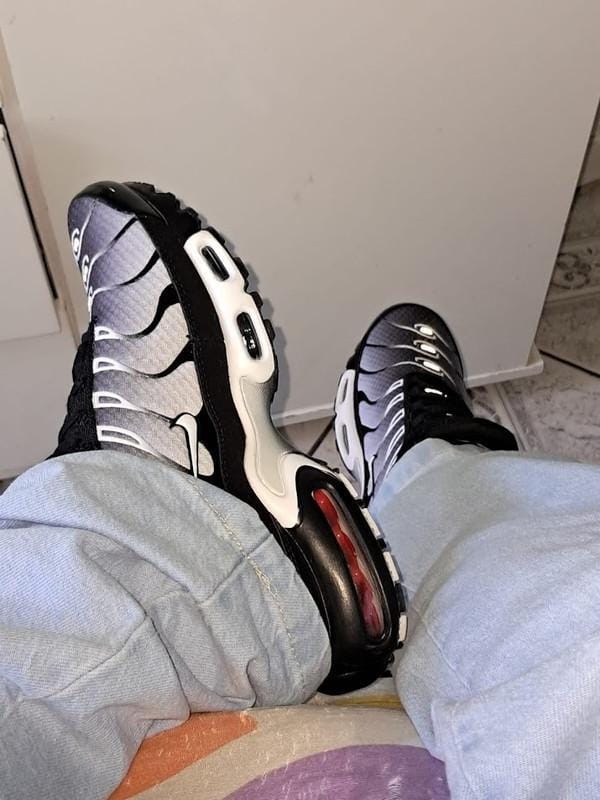 Customer photo review of Air Max TN Plus "Black Metallic Silver"