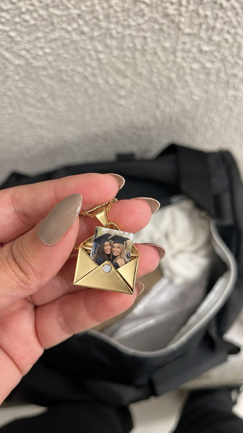 Customer photo review of Collar de carta con foto personalizada
