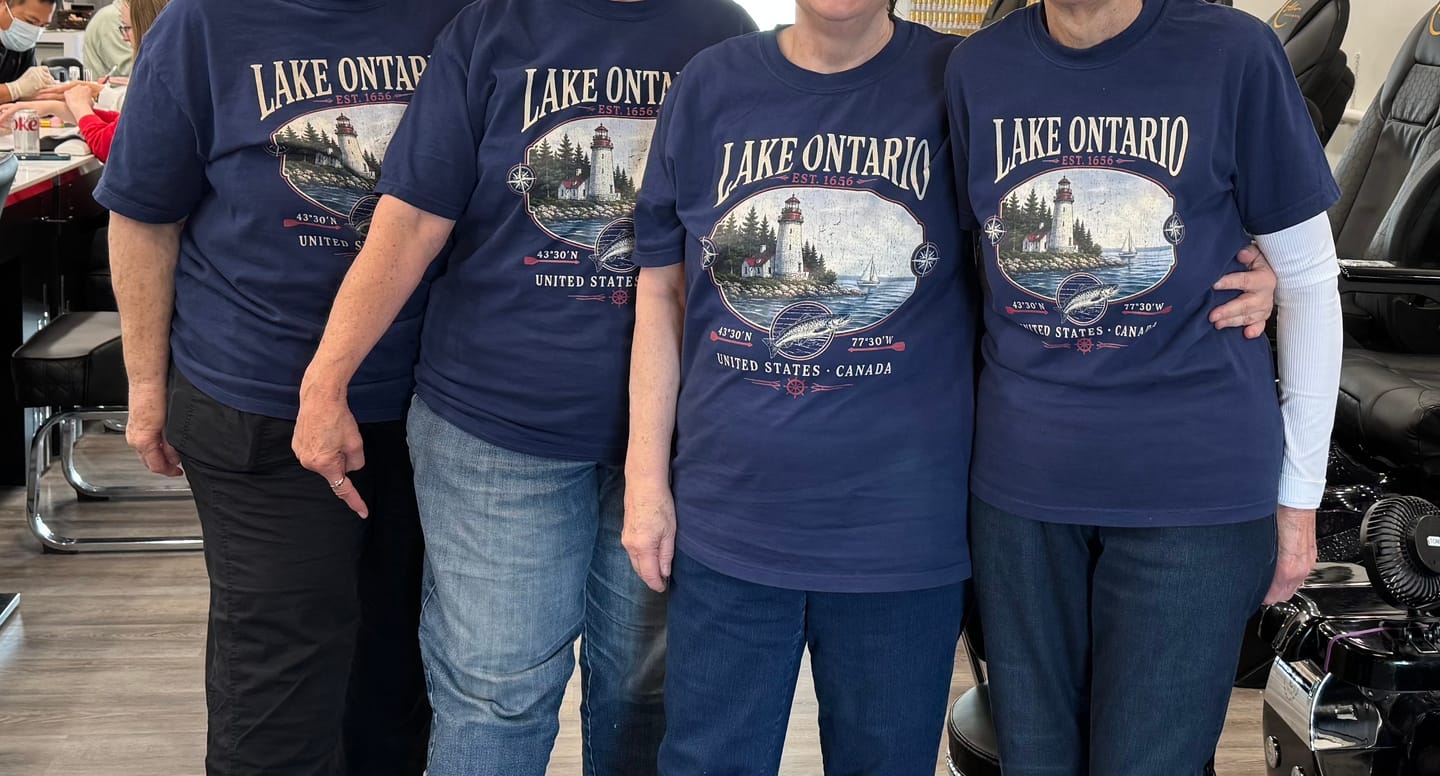 Customer photo review of Lake Ontario Retro 90's T-Shirt