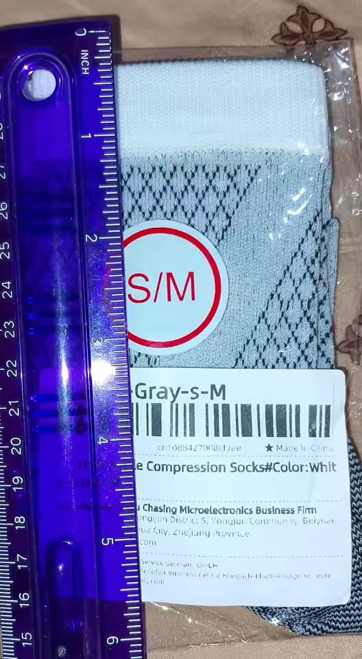 Customer photo review of SparkSocks™ – Компресивни чорапи за облекчаване на болката в стъпалата