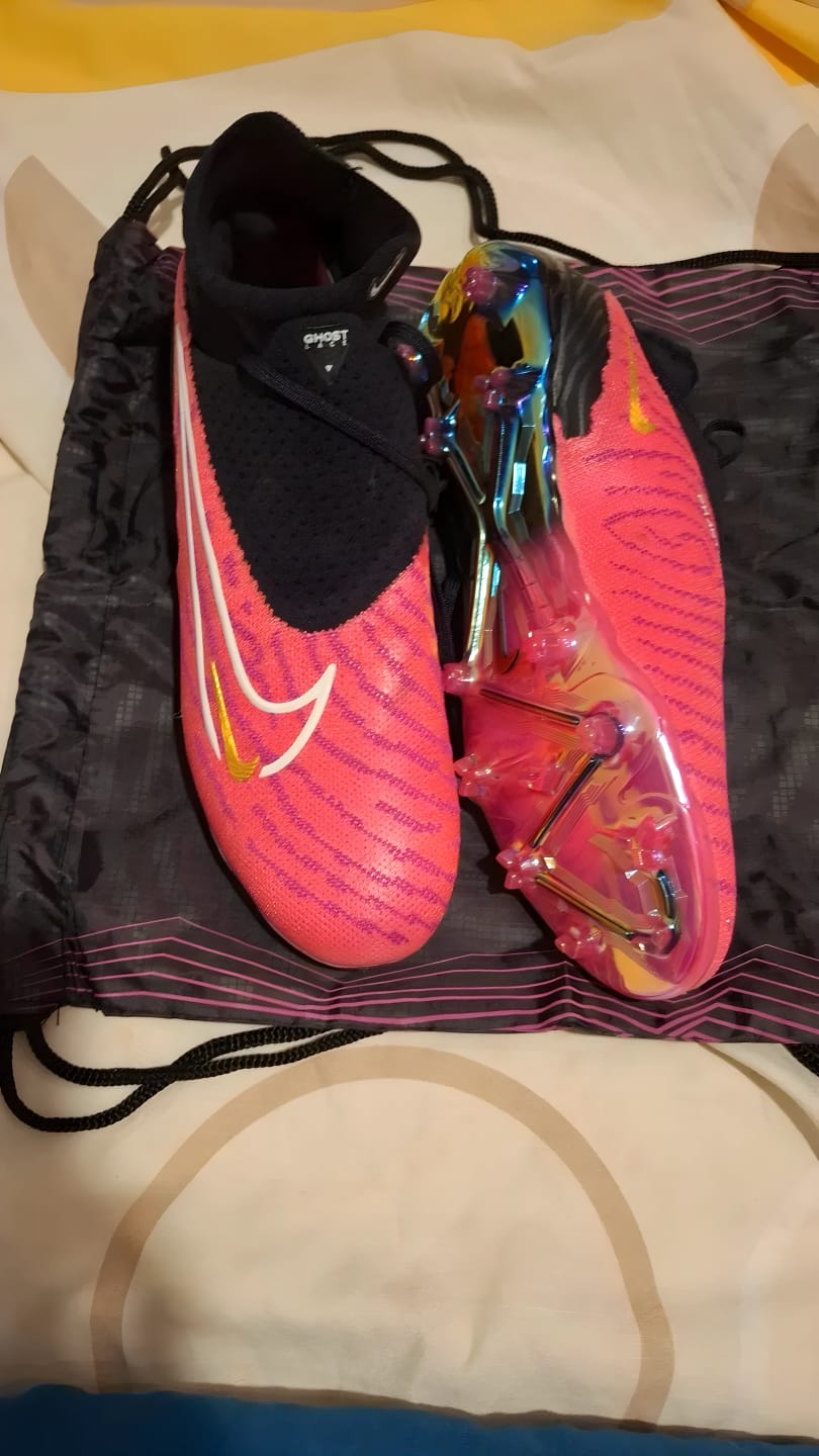 Customer photo review of Phantom GX High Elite FG Pink World Cup