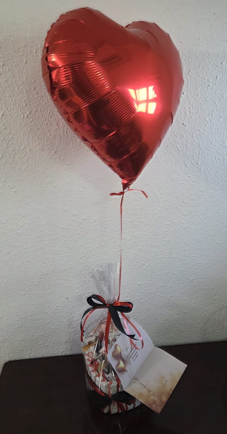 Customer photo review of בלון יום הולדת שמח - בלון לב happy Birthday | שוקולטי