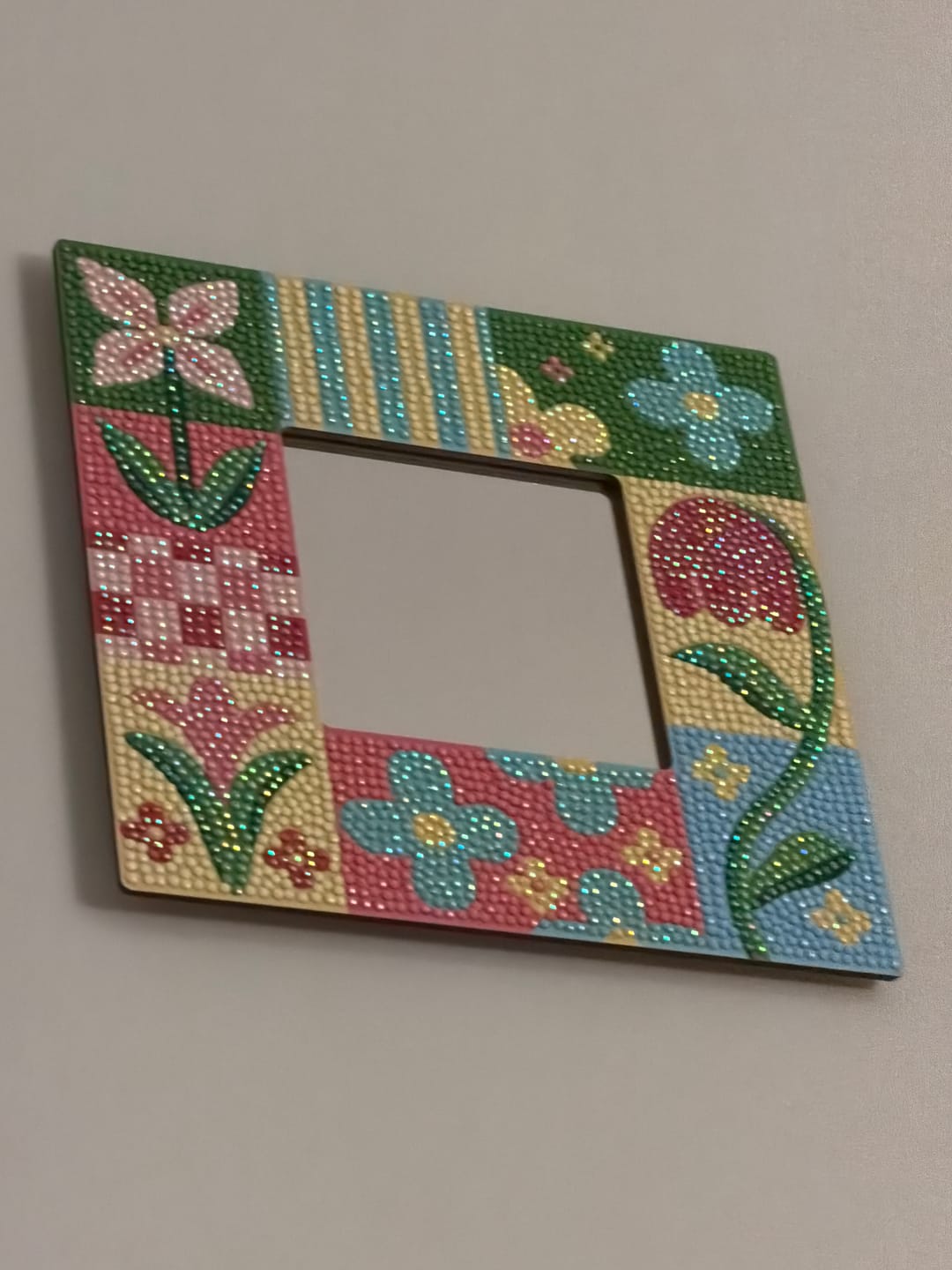 Customer photo review of Collage Club - Diamond Painting Mirror Frame Kit