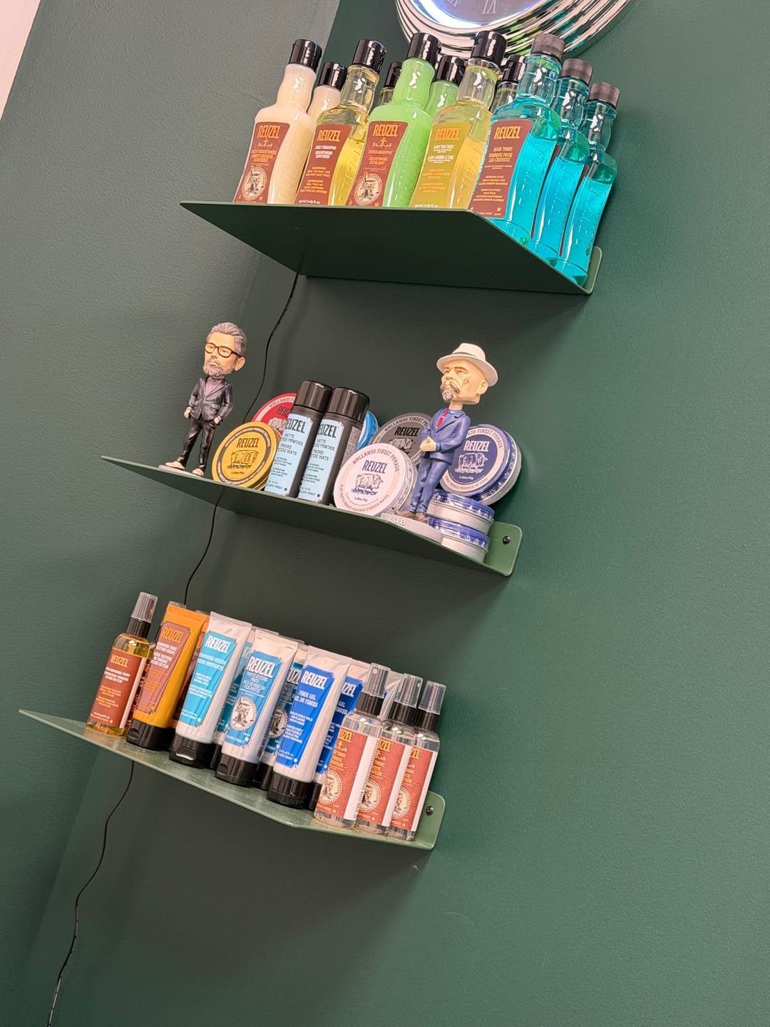 Customer photo review of Modern Metal Floating Shelf - Minimalist Wall Storage & Display