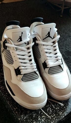 Customer photo review of Air Jordan 4 Military Black