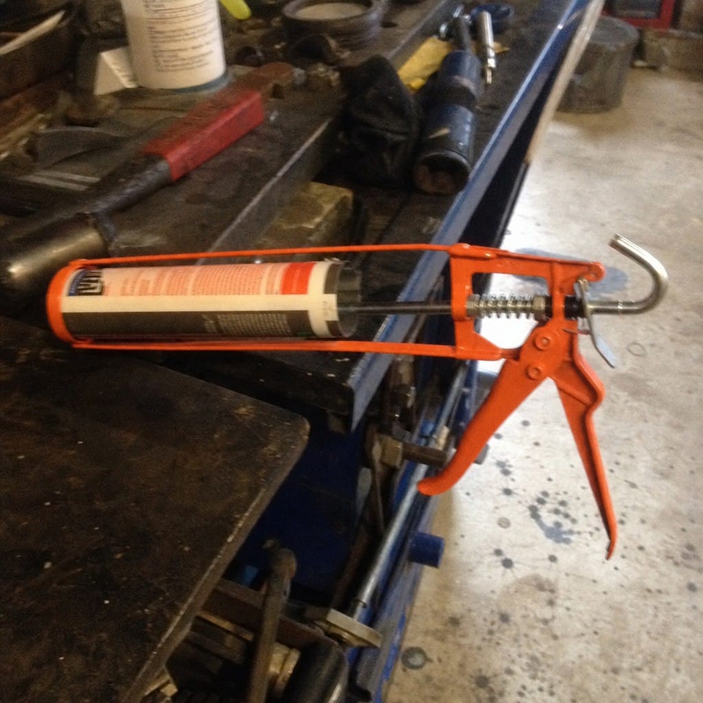 Customer photo review of Metal Skeleton Gun for Large Gap Filling Adhesive Heavy Duty