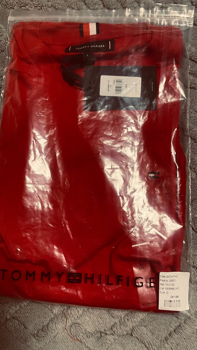 Customer photo review of Camiseta TH Minimalist Sleeve Stripe - Vermelha