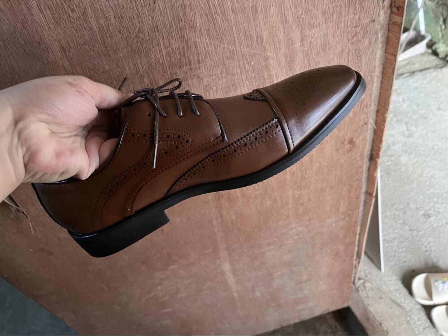 Customer photo review of Men's Lace-up Oxford Dress Shoes