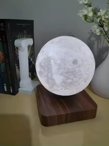 Customer photo review of LUNEA™ — Lampe Lune en Lévitation Magnétique