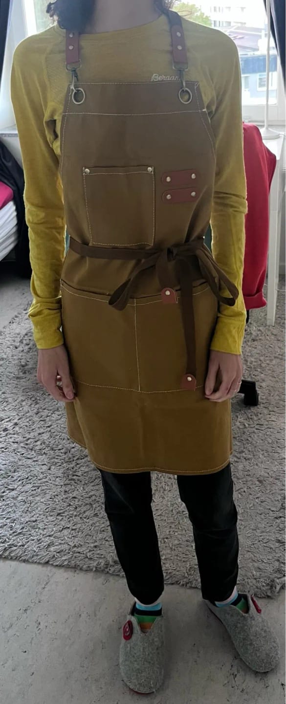 Customer photo review of Tablier de Cuisine Noir Femme