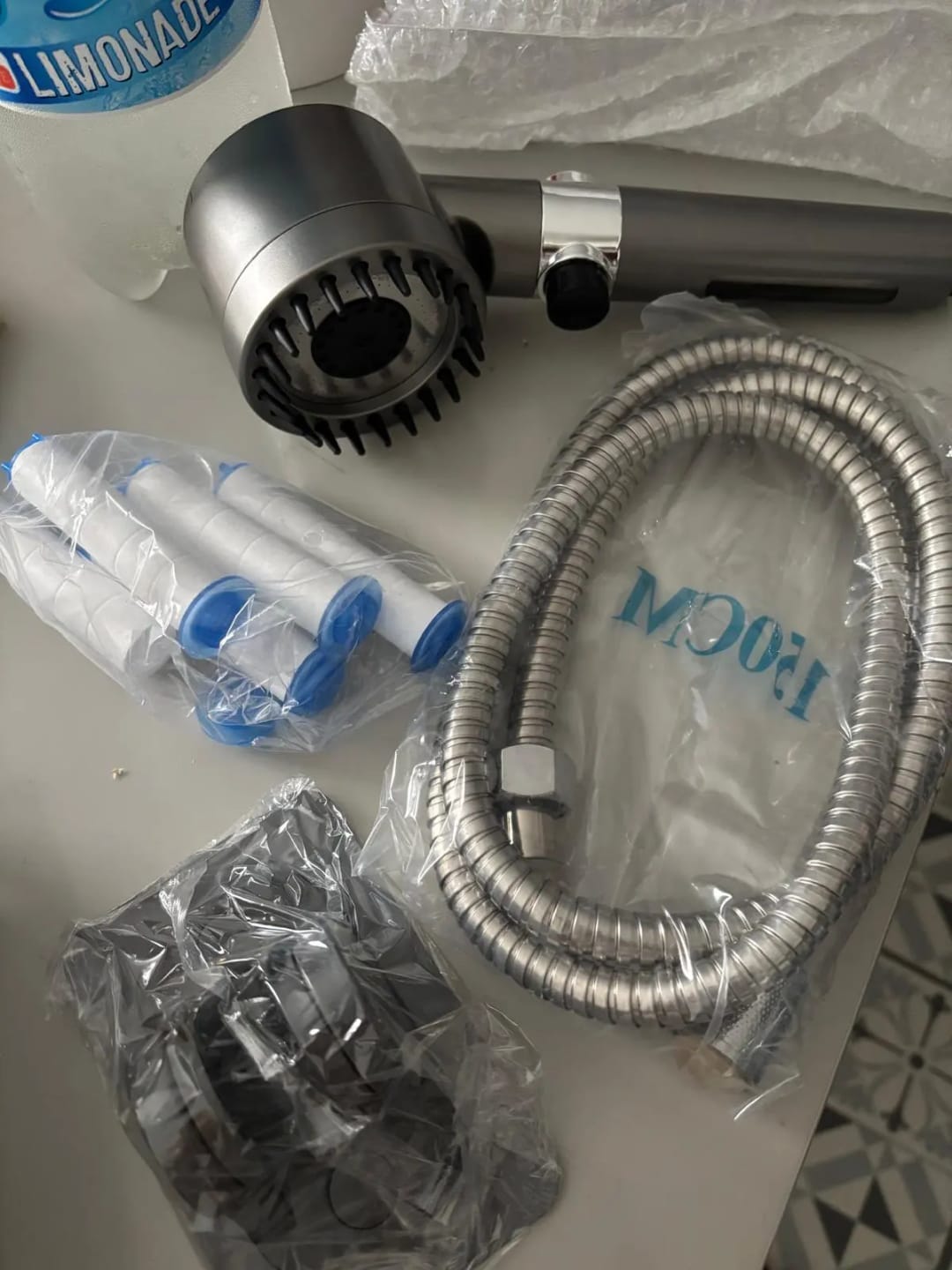 Customer photo review of Doccino Filtrante ZEROTRACCE: Meno Tracce e Più Pulizia nella Tua Doccia