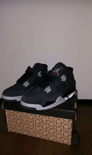 Customer photo review of Air Jordan 4 Military Black