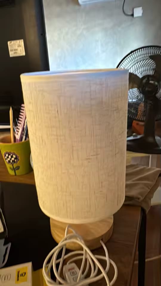 Customer photo review of Lampe de Table LED avec Pied en Bois et Abat-Jour en tissu