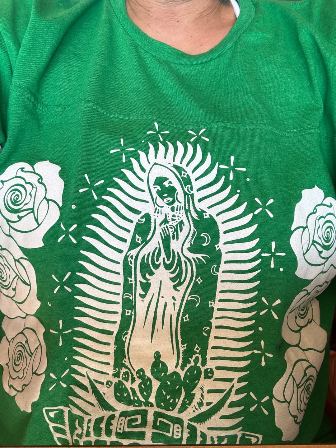 Customer photo review of Unisex Team Tona Fùtbol Tee