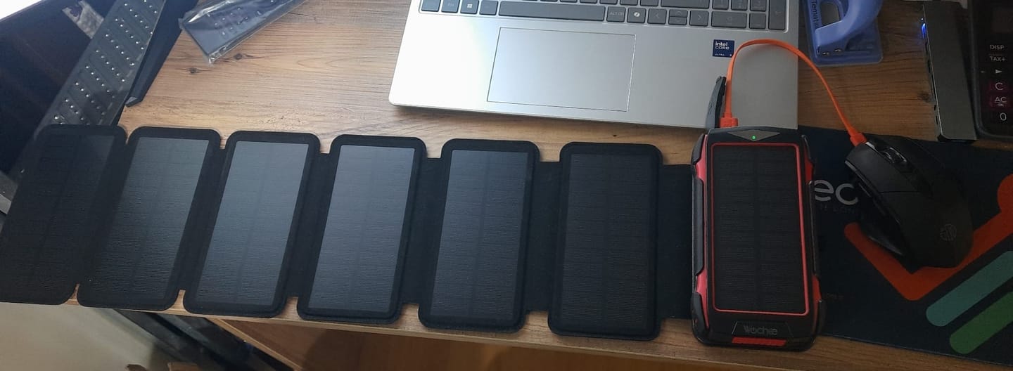 Customer photo review of Wochee XCore Ultimate 6+1 Solar Powerbank