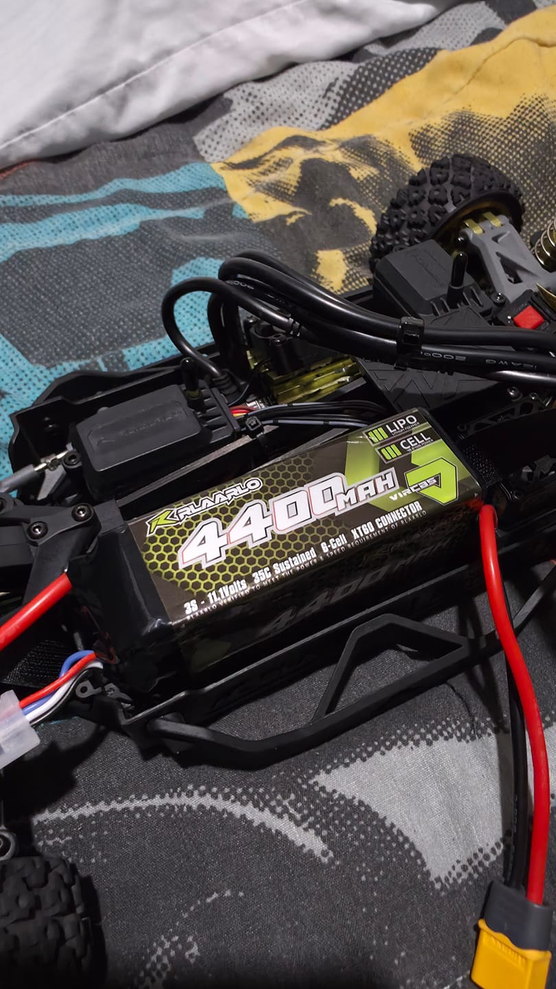Customer photo review of 11.1V 4400mah 3S Lipo Battery XT60 Plug