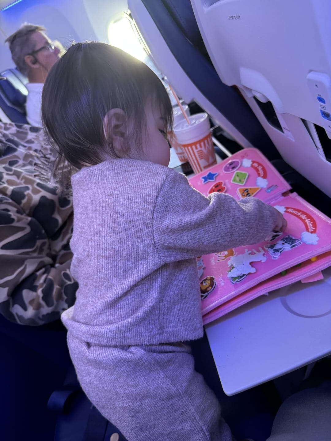 Customer photo review of Libro Sensorial Montessori — Como el iPad, pero cuando lo suelta ha aprendido algo