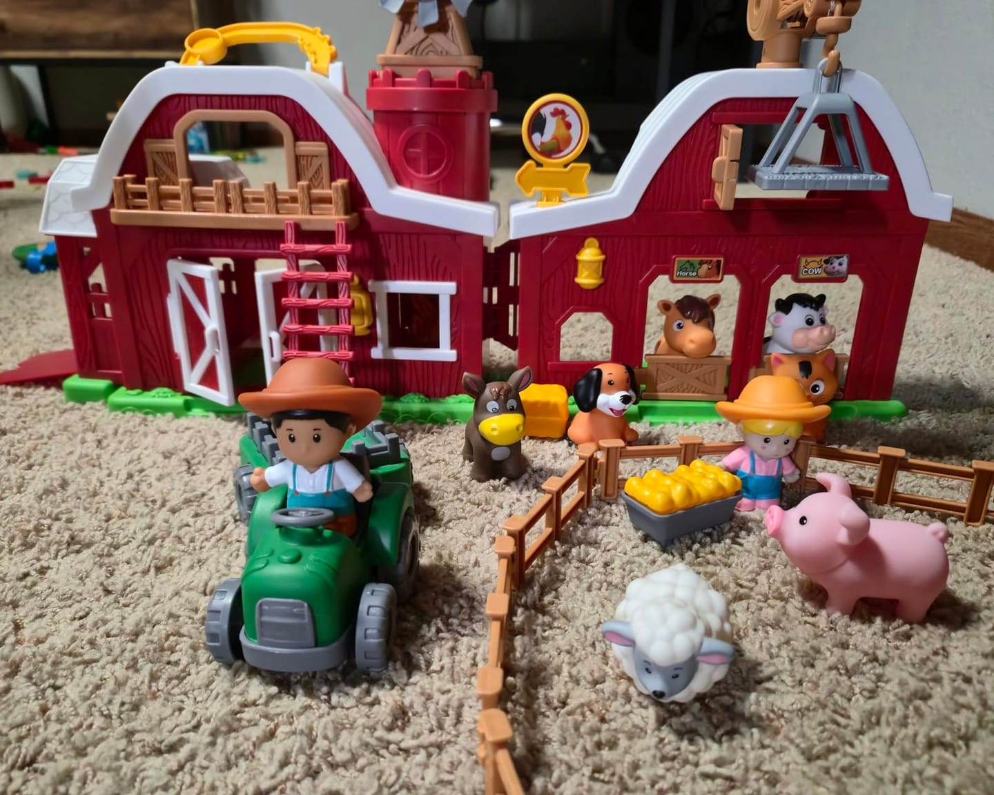 Customer photo review of Farm Barn Playset Toy