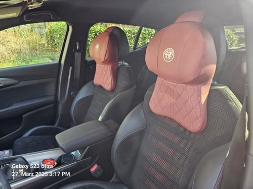 Customer photo review of Individuell gestaltetes Auto Nackenkissen