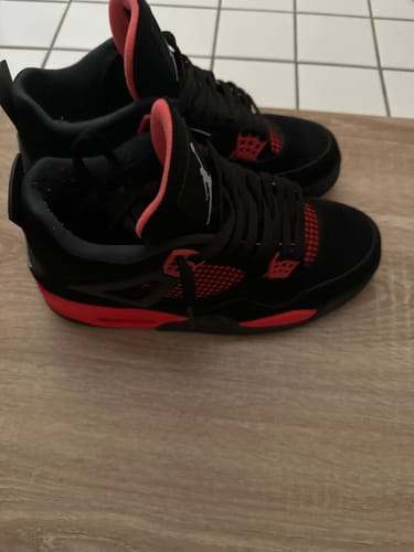 Customer photo review of Air Jordan 4 Red Thunder