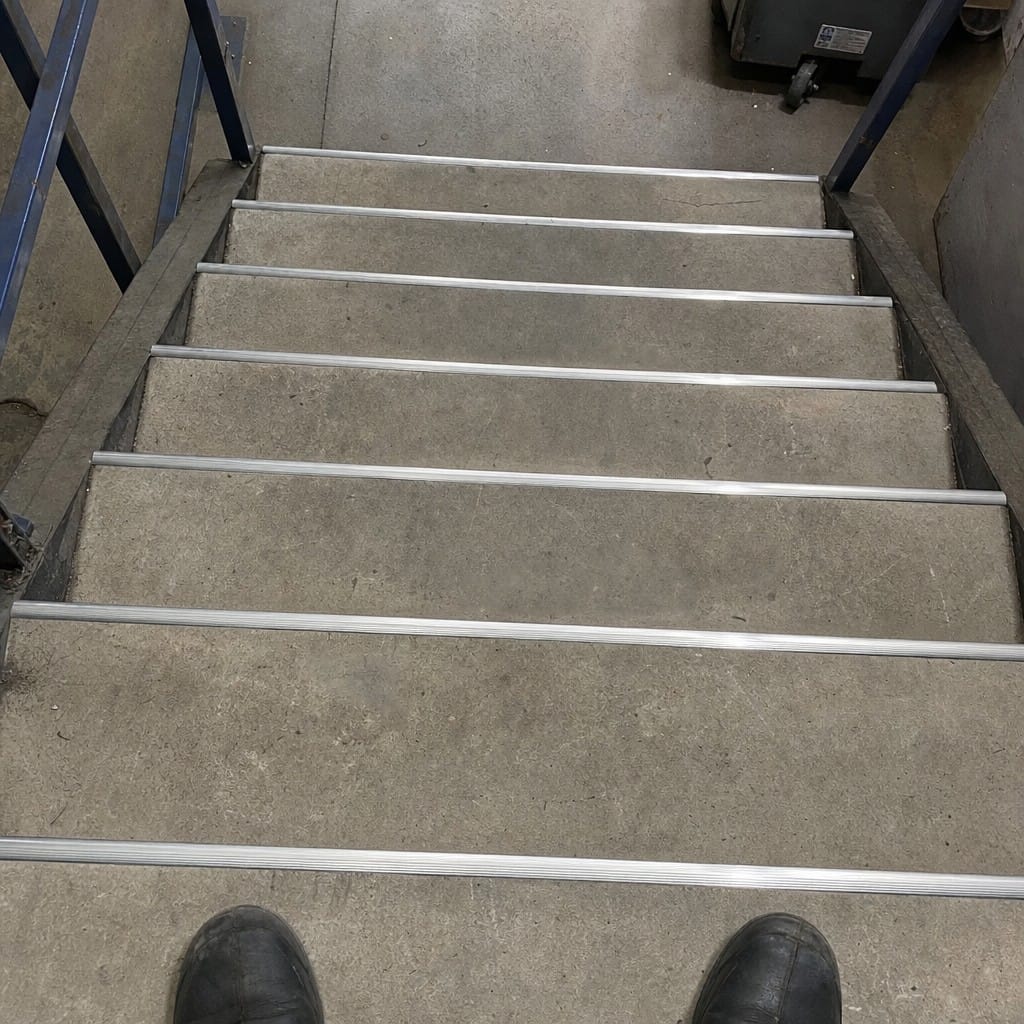 Customer photo review of Aluminium Stair Nosing 19.5 x 3mm Rounded Edge Trim for 3mm LVT