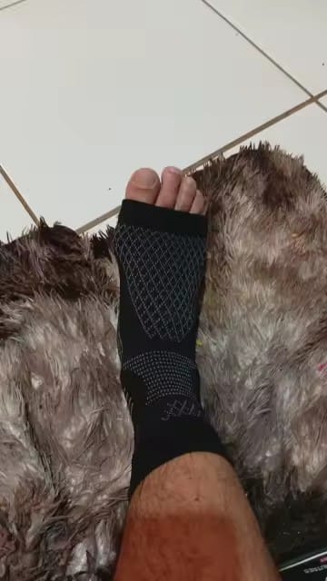 Customer photo review of SparkSocks™ – Компресивни чорапи за облекчаване на болката в стъпалата