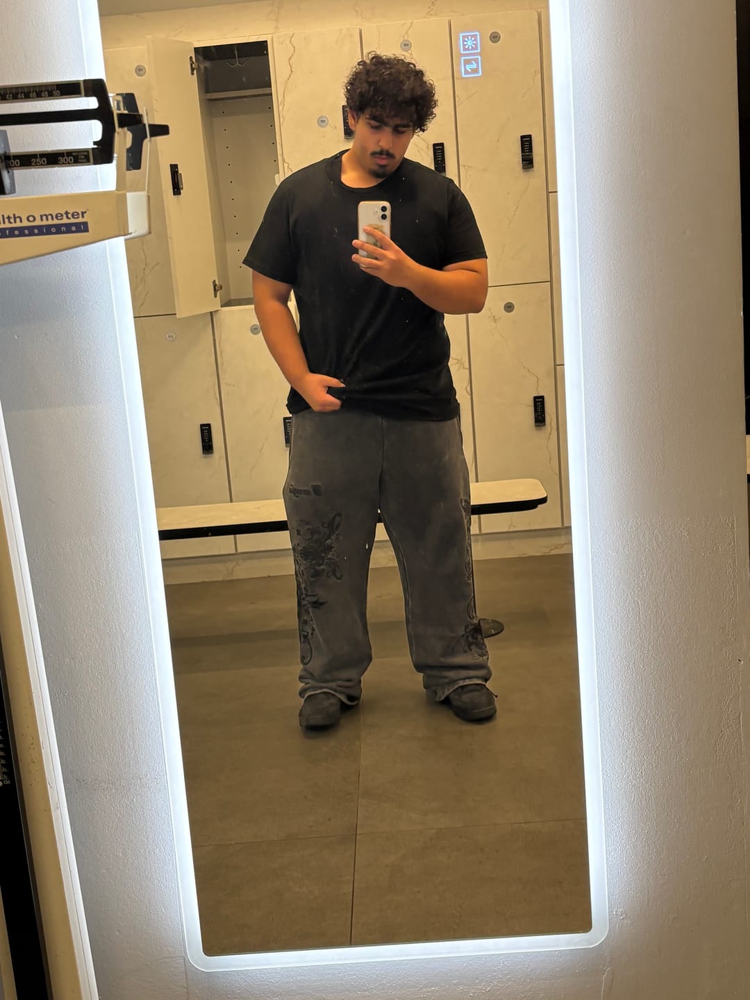 Customer photo review of 2061 - Threadmark Sweats