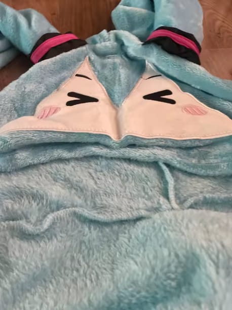 Customer photo review of Miku Cozy Winter Cloak
