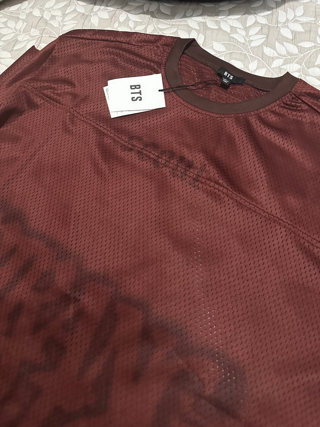 Customer photo review of BTS - ARIRANG WORLD TOUR OFFICIAL COMMEMORATIVE MD TOUR JERSEY SEOUL
