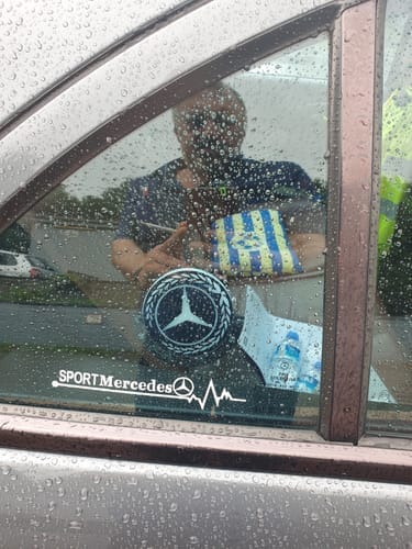 Customer photo review of Wiederaufladbares LED-Autologo - Neon-Lichteffekt