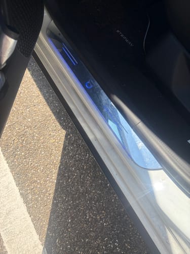 Customer photo review of 2er-Pack LED Einstiegsleisten fürs Auto